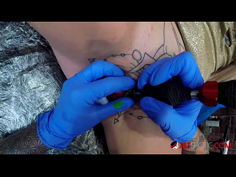 ❤️ An hottie thar a bheith tattooed Sully Savage fuair tattoo ar a clitoris ❌ Porn ag porn % ga.pornochaturbate.ru% ❌️